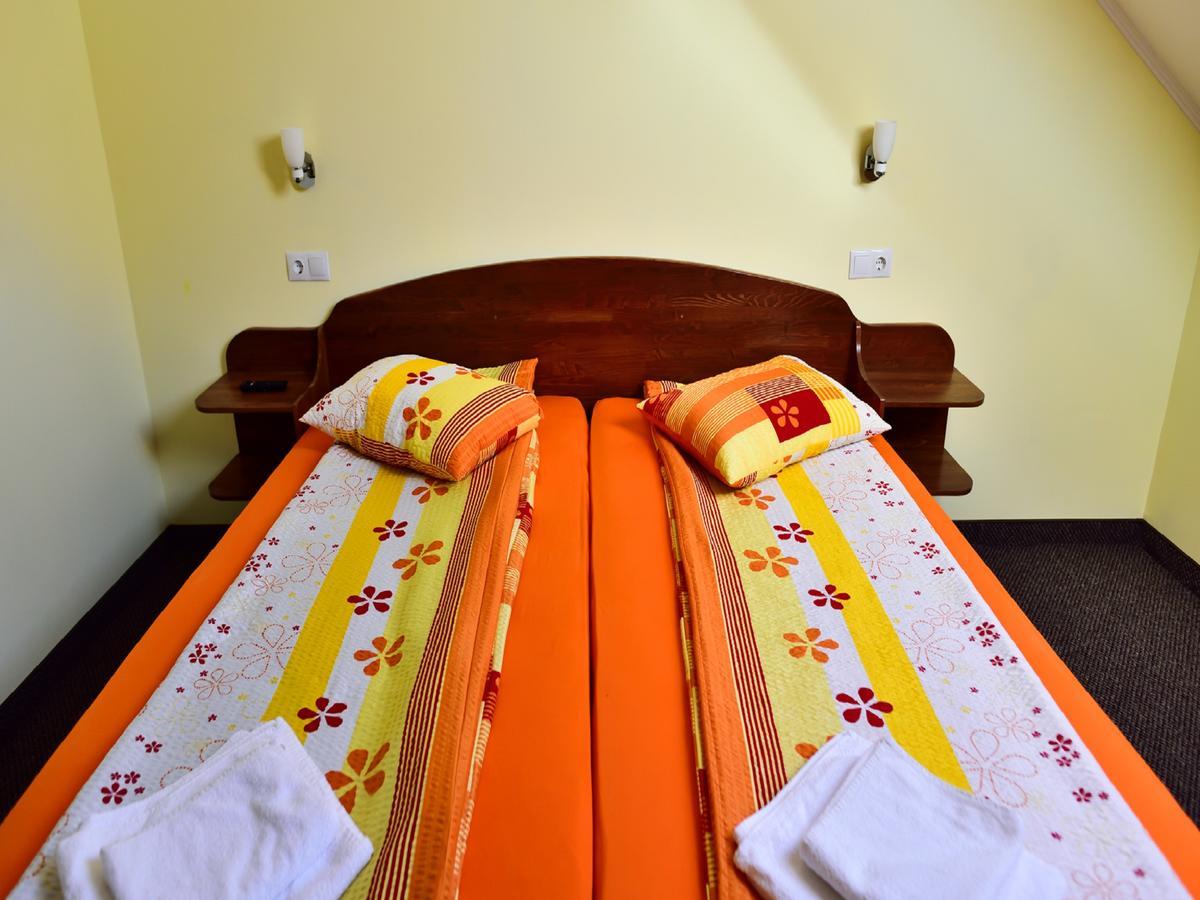 Gyongyvirag Panzio Bed & Breakfast Turia Ngoại thất bức ảnh